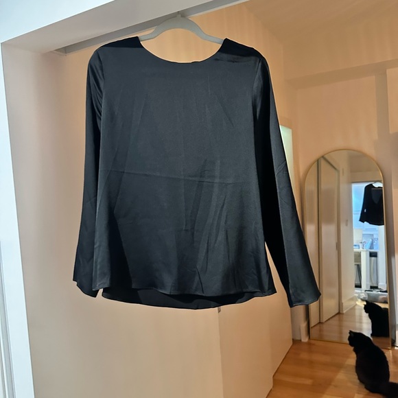 Dynamite open back long sleeve blouse - Picture 4 of 7